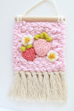 Load image into Gallery viewer, Mini Strawberry Weaving
