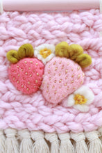 Load image into Gallery viewer, Mini Strawberry Weaving