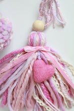 Load image into Gallery viewer, Heart Tassel &amp; Pom Set