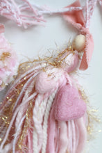 Load image into Gallery viewer, Heart Tassel &amp; Pom Set