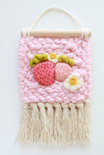 Load image into Gallery viewer, Mini Strawberry Weaving