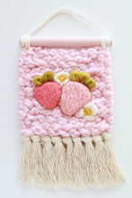 Load image into Gallery viewer, Mini Strawberry Weaving