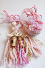 Load image into Gallery viewer, Holiday Tassel &amp; Pom Set