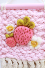 Load image into Gallery viewer, Mini Strawberry Weaving