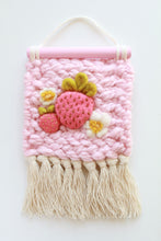 Load image into Gallery viewer, Mini Strawberry Weaving